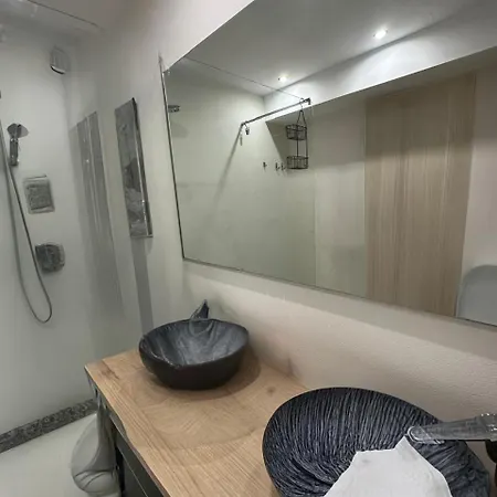 Private First Street ホームステイ エステポナ